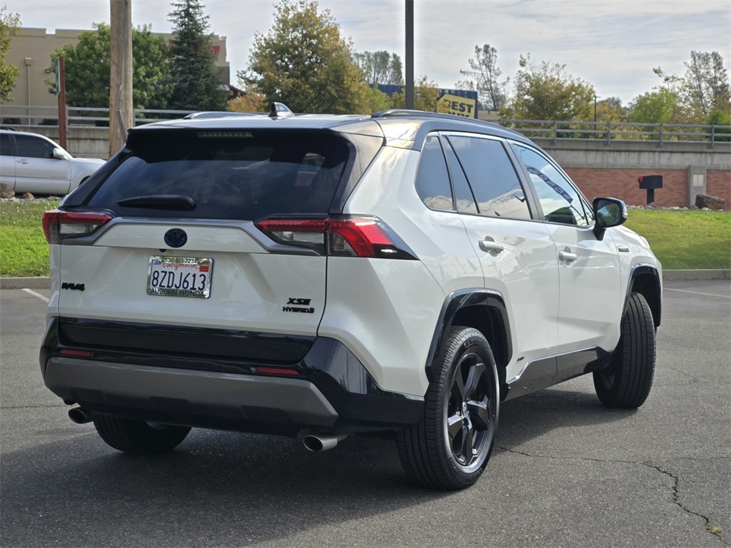 2021 Toyota RAV4 Hybrid XSE photo 3