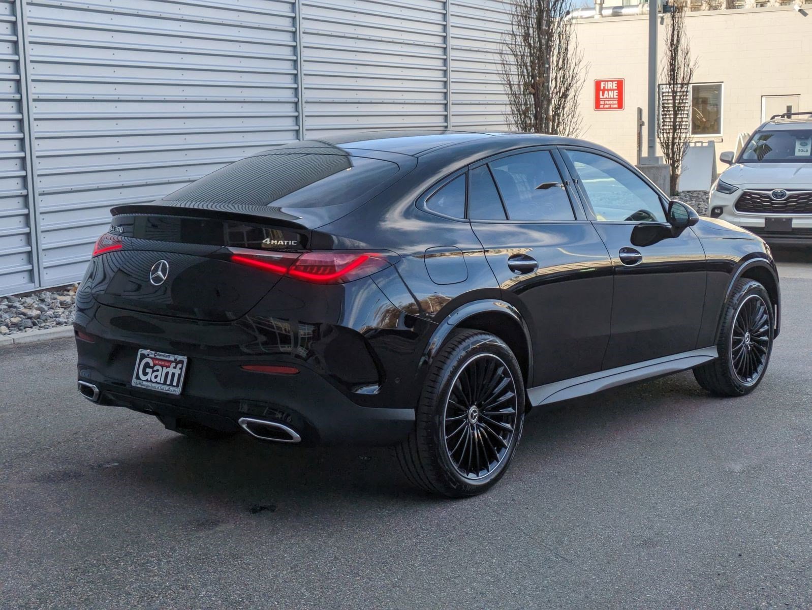 2025 Mercedes Benz GLC 300 4MATIC photo 3