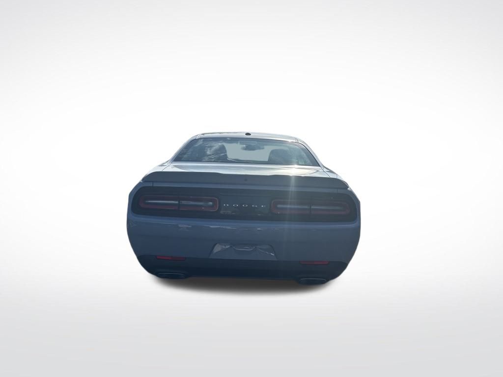 2022 Dodge Challenger R/T photo 6
