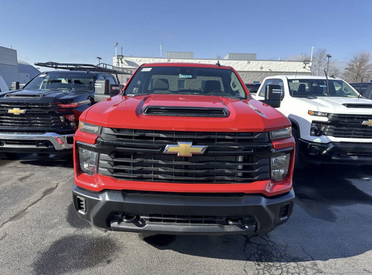 2024 Chevrolet Silverado 2500HD photo 3