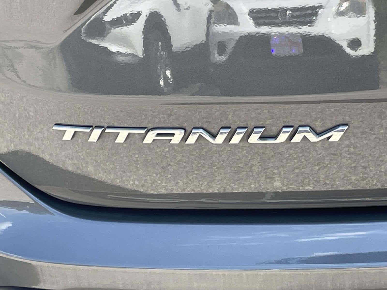 2024 Ford Edge Titanium photo 10