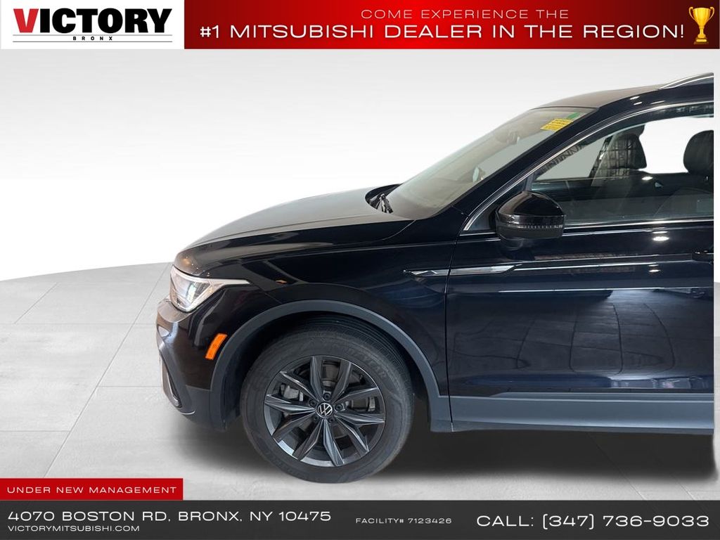 2022 Volkswagen Tiguan SE photo 3