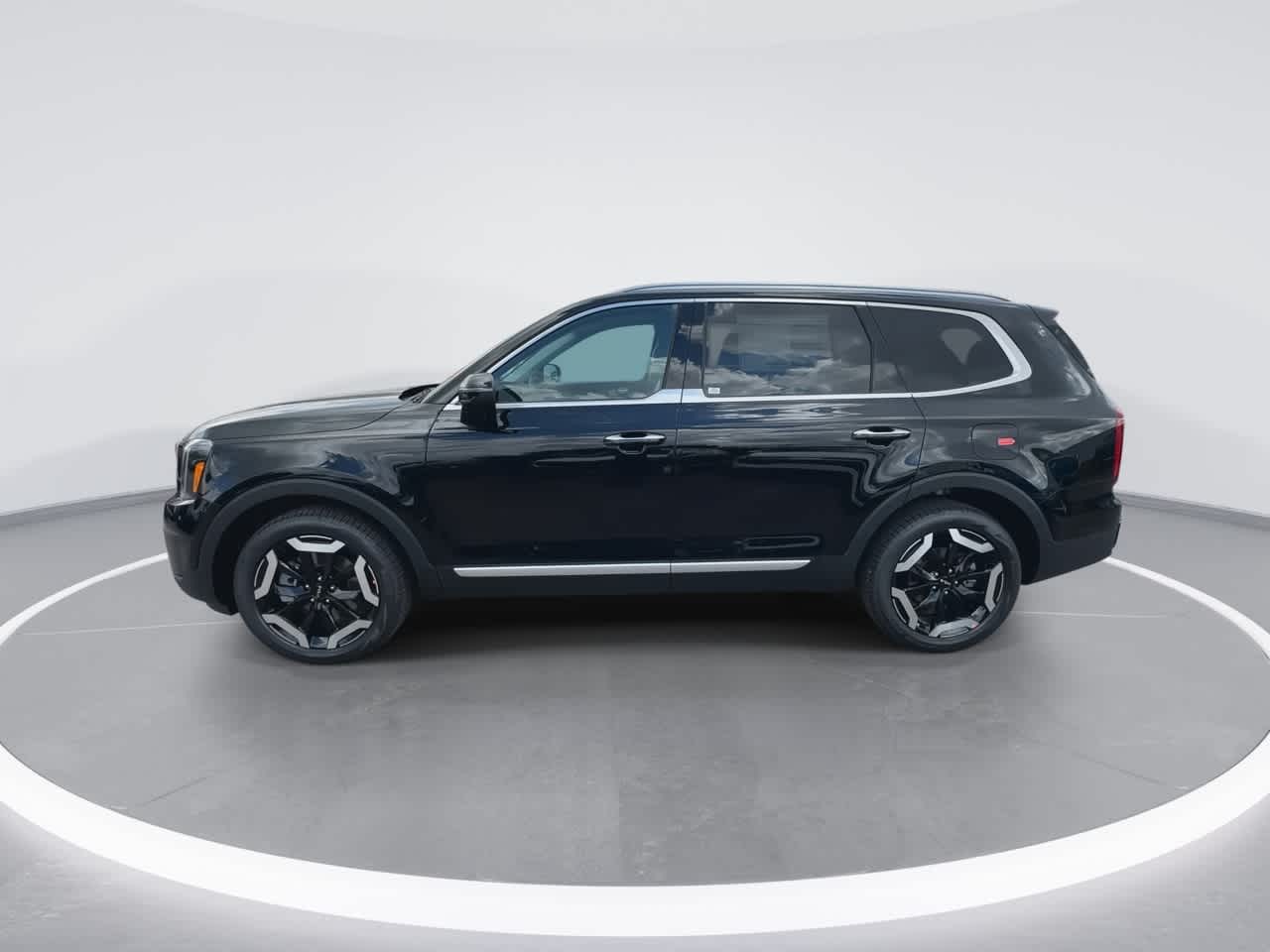 2025 Kia Telluride S photo 4