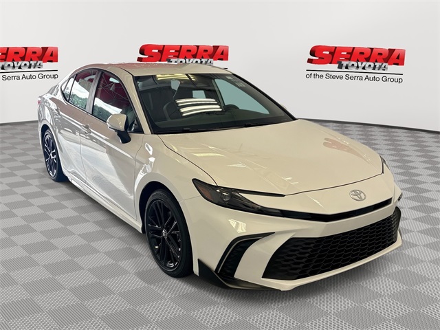 2026 Toyota Camry SE's photo