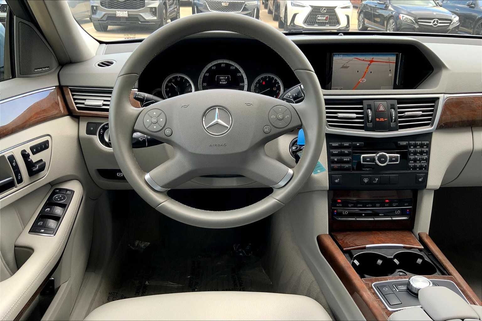 2013 Mercedes Benz E 350 photo 5