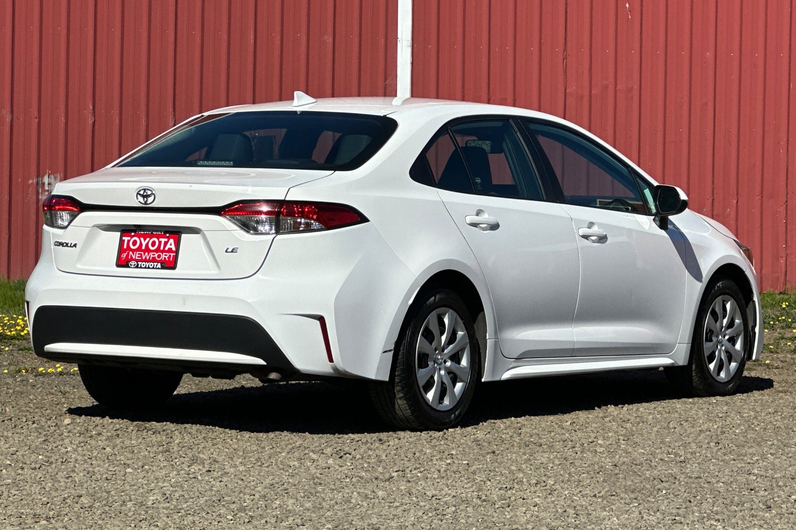 2021 Toyota Corolla LE photo 3
