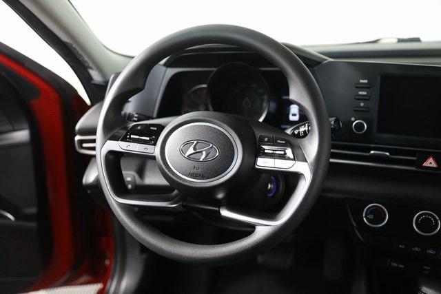 2021 Hyundai Elantra SE photo 3