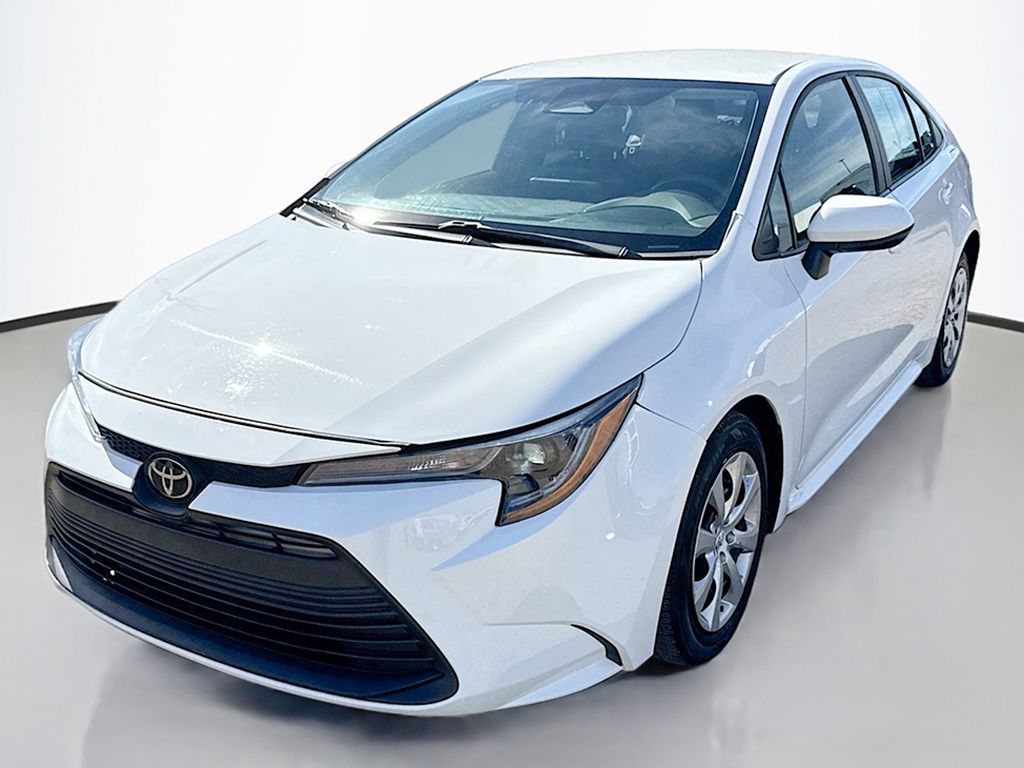 2024 Toyota Corolla LE photo 3