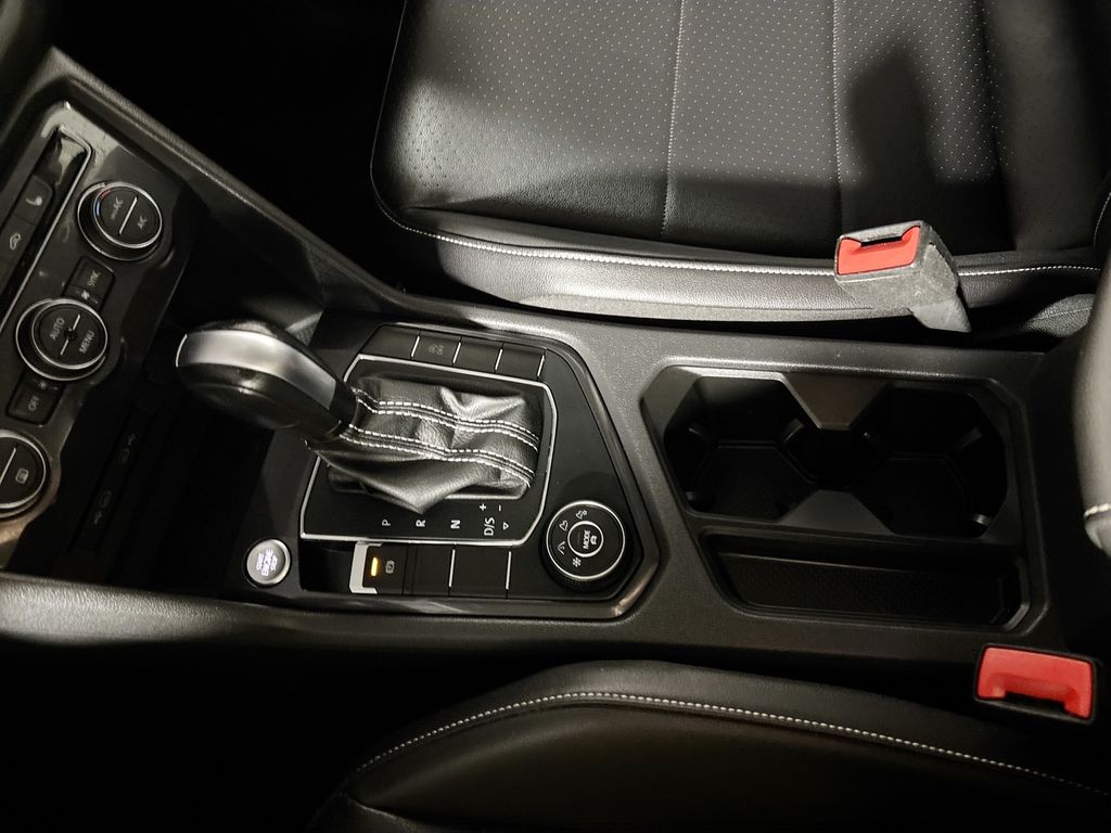 2021 Volkswagen Tiguan SE photo 15