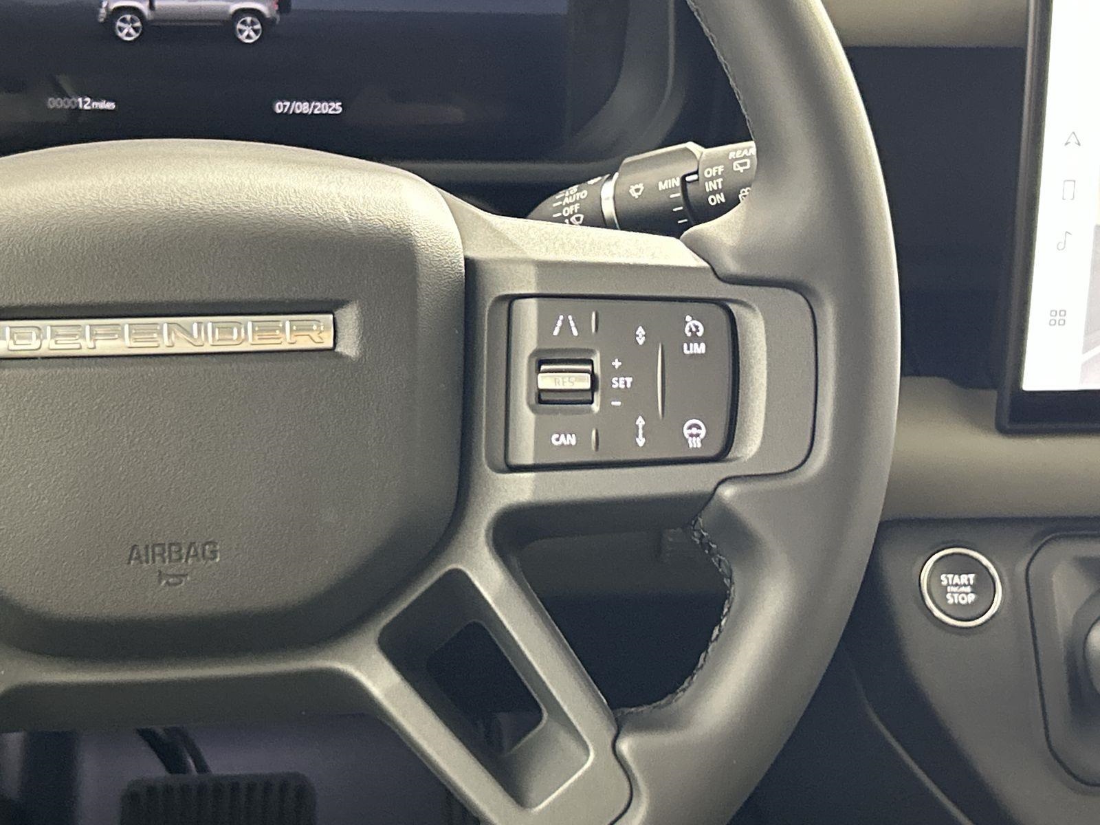 2025 Land Rover Defender 110 S photo 13