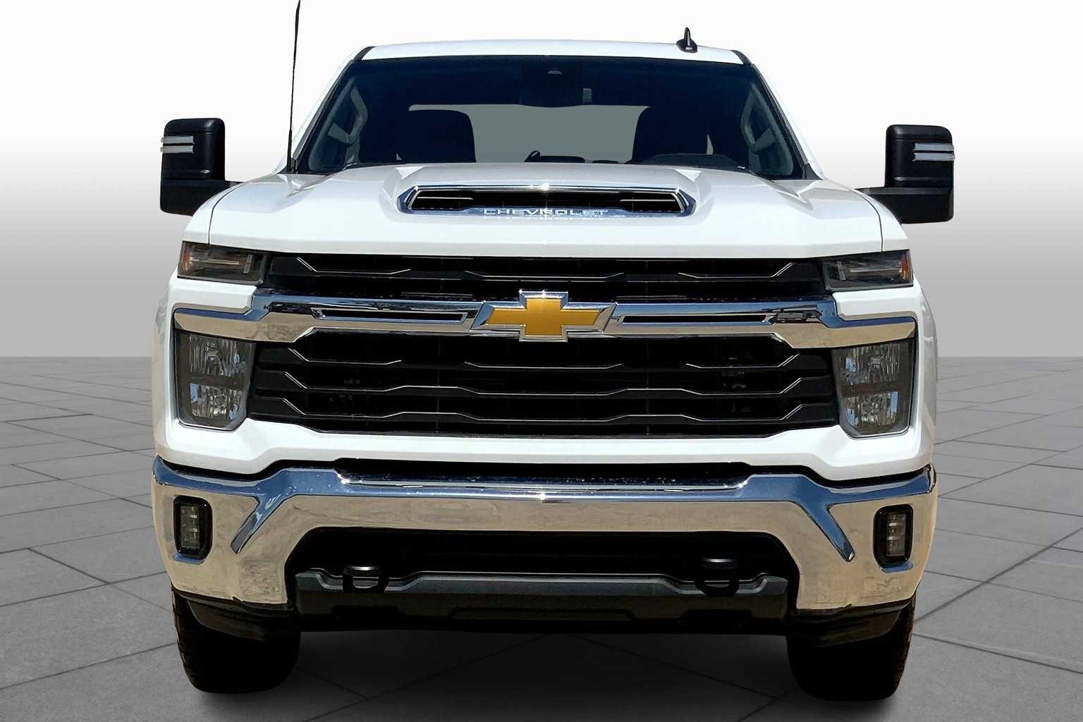 2024 Chevrolet Silverado 2500HD LT photo 3