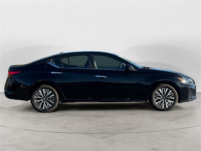 2024 Nissan Altima 2.5 SV photo 6