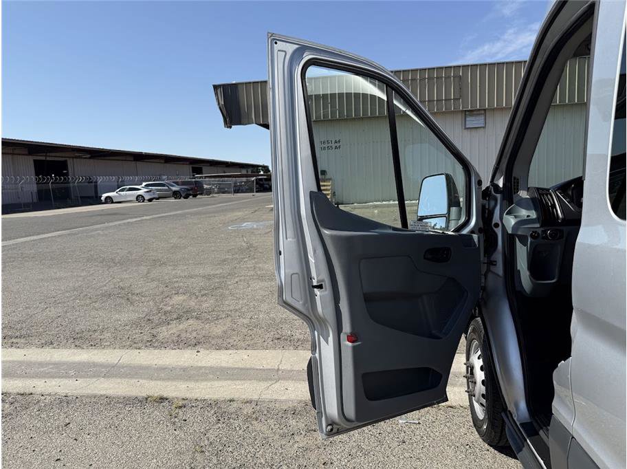 2018 Ford Transit Passenger XLT photo 12
