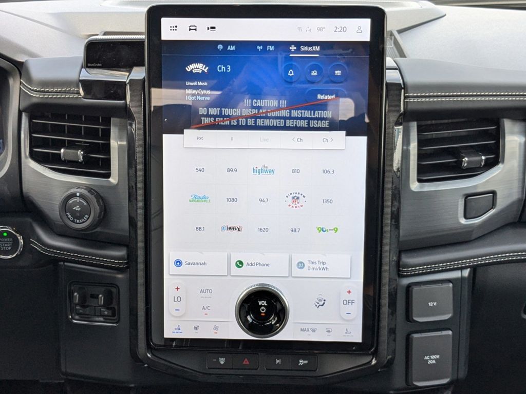 2025 Ford F-150 Lightning Platinum photo 22