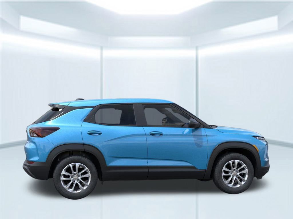 2025 Chevrolet Trailblazer LS photo 4