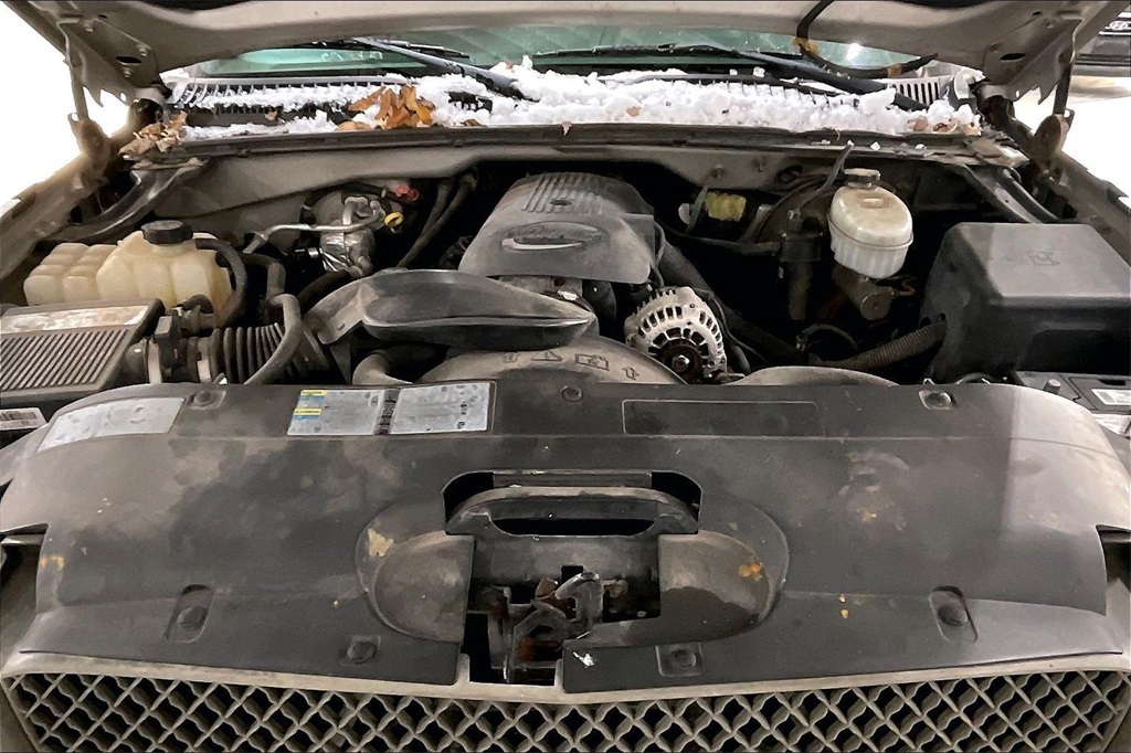 2004 CHEVROLET SILVERADO - Image 8