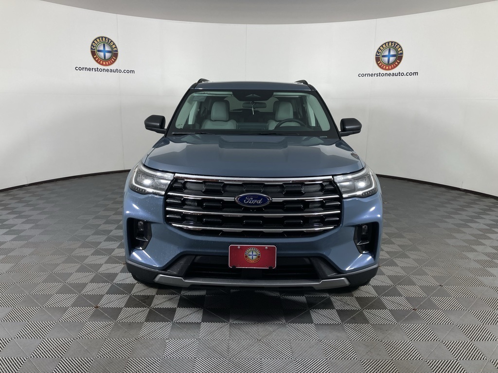 2025 Ford Explorer photo 4