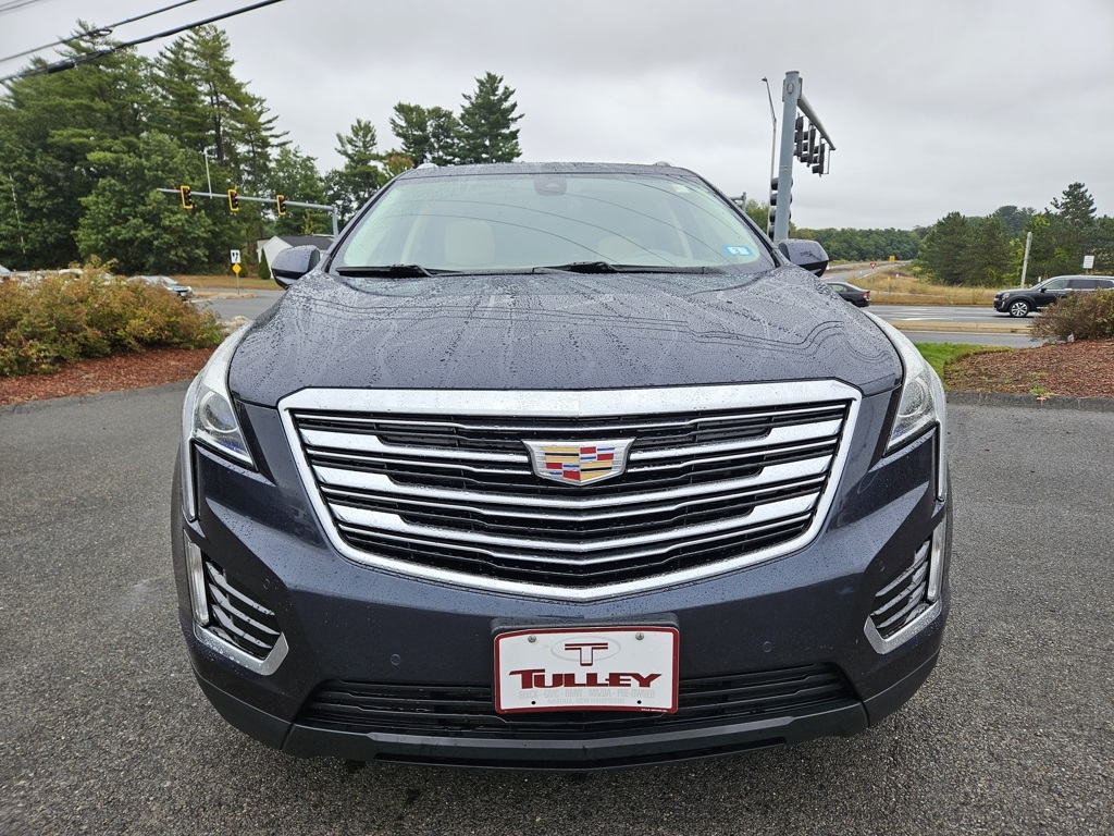 2018 Cadillac XT5 Luxury photo 2