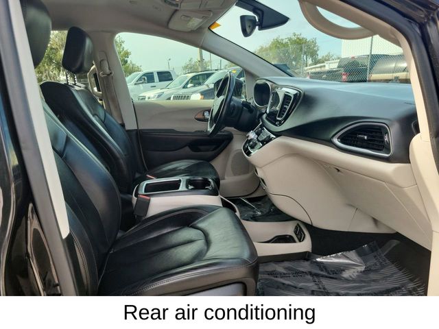 2018 Chrysler Pacifica Touring Plus photo 6