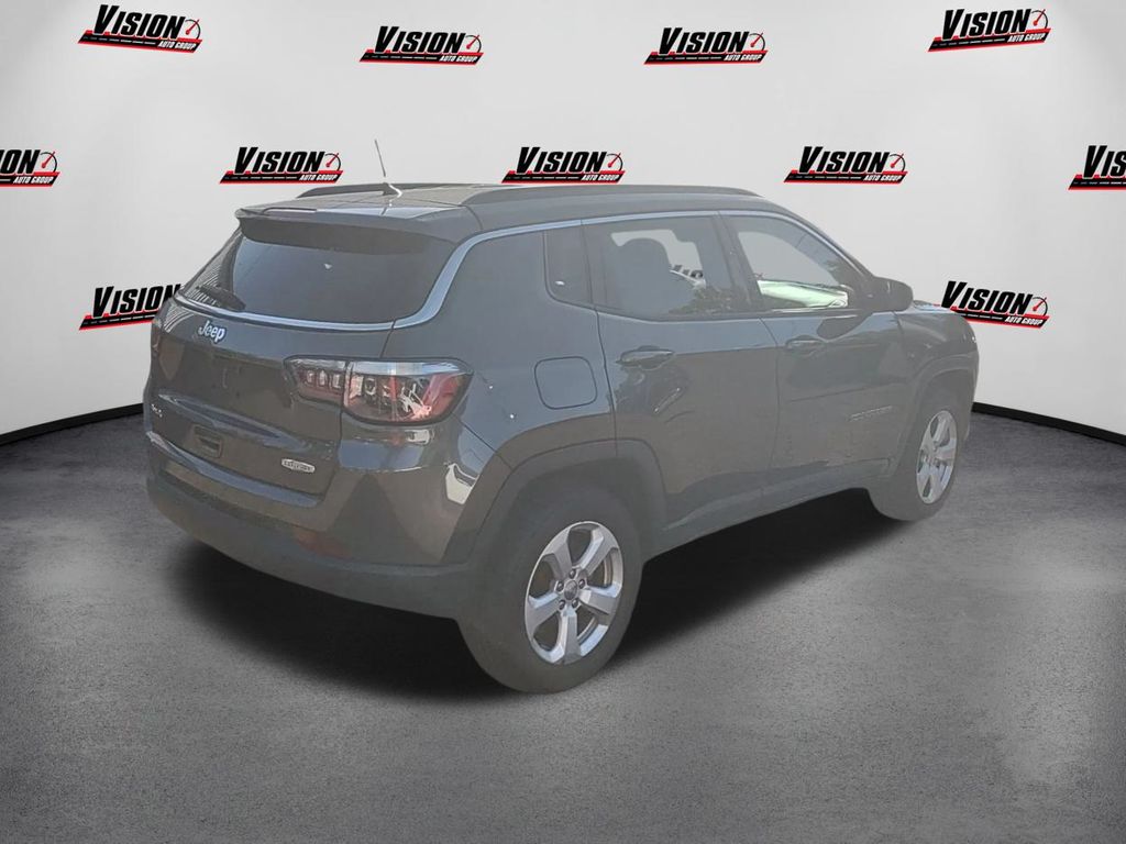 2018 Jeep Compass Latitude photo 4