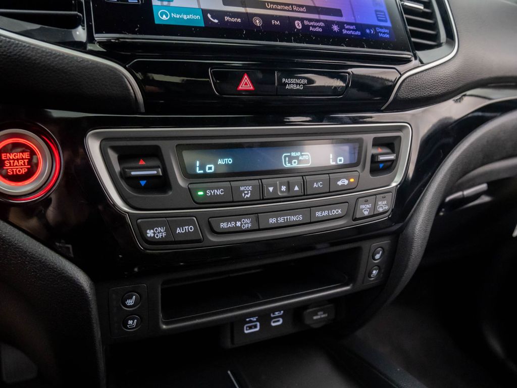 2025 Honda Ridgeline Black Edition photo 23