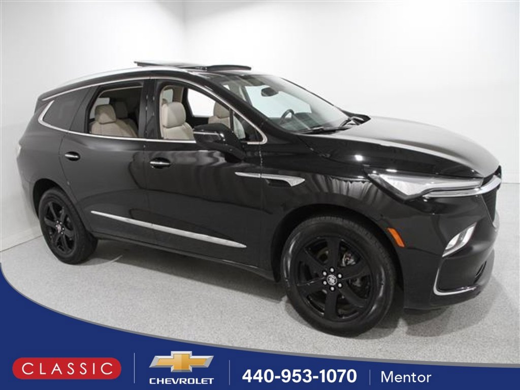 2023 Buick Enclave Essence's photo