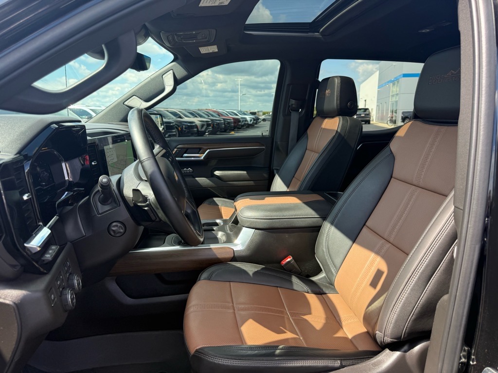 2024 Chevrolet Silverado 1500 High Country photo 11
