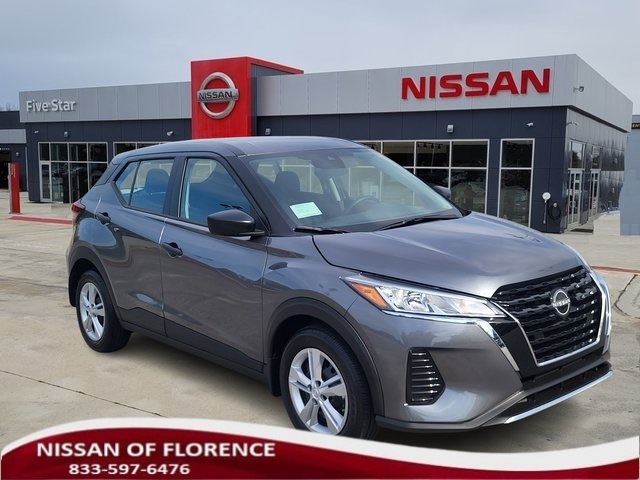2025 Nissan KICKS PLAY Base's photo