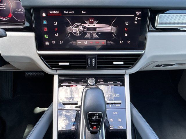 2023 Porsche Cayenne Coupe Platinum Edition photo 15