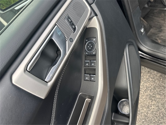 2023 Ford Explorer XLT photo 25