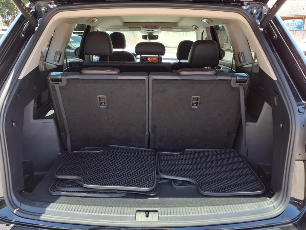 2024 Volkswagen Atlas Peak Edition SE Technology photo 6