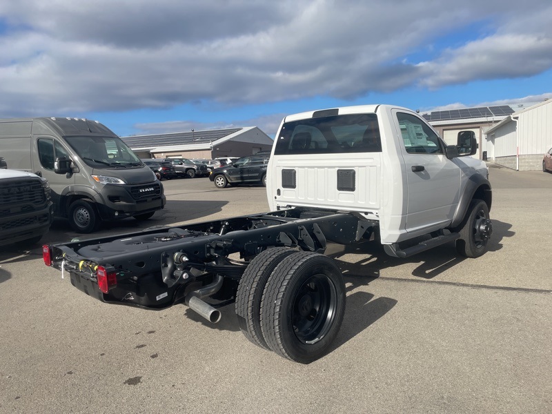 2026 Ram 5500 Tradesman photo 3