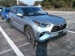 2023 Toyota Highlander XLE's photo