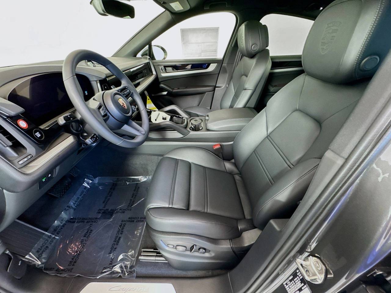 2025 Porsche Cayenne photo 4