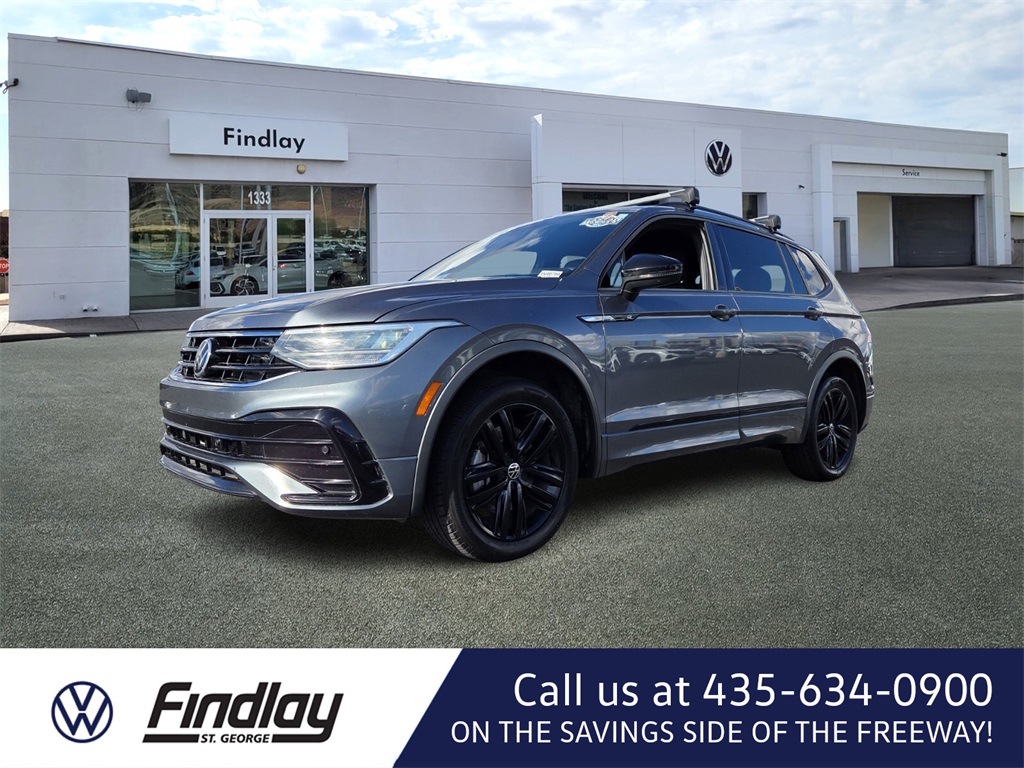 2022 Volkswagen Tiguan SE R-LINE BLACK's photo