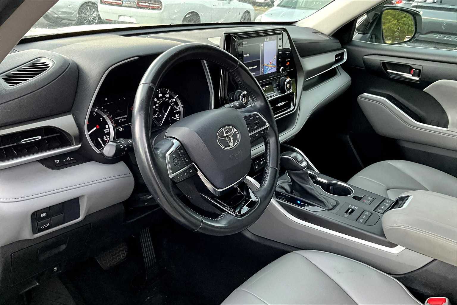 2021 Toyota Highlander XLE photo 17
