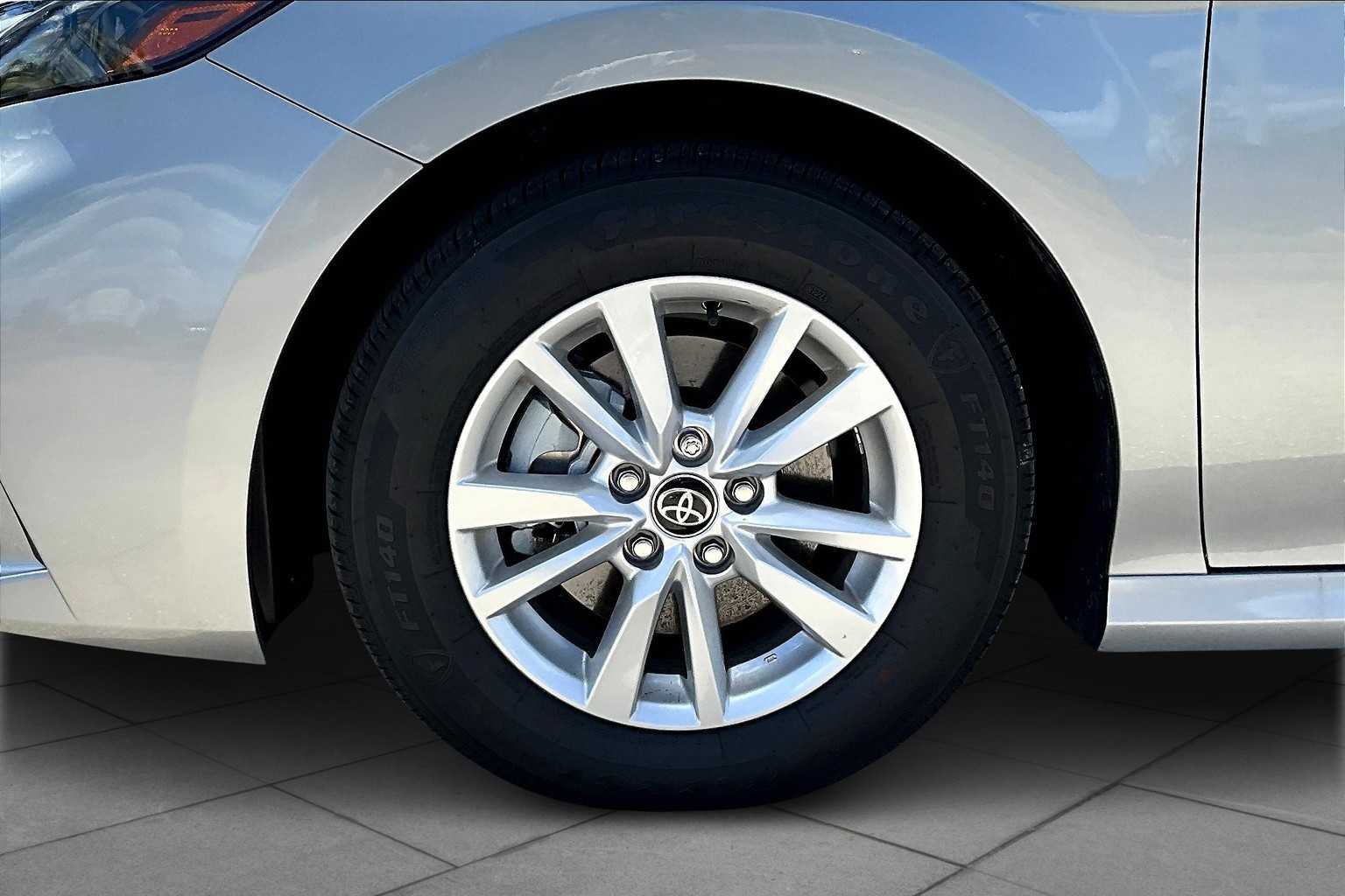 2025 Toyota Camry LE photo 9