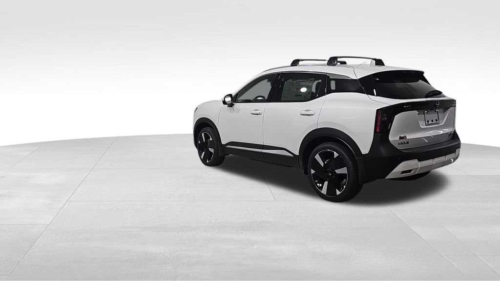 2025 Nissan Kicks SR photo 3