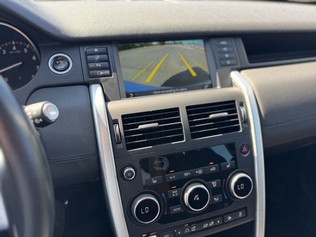 2017 Land Rover Discovery Sport SE photo 16