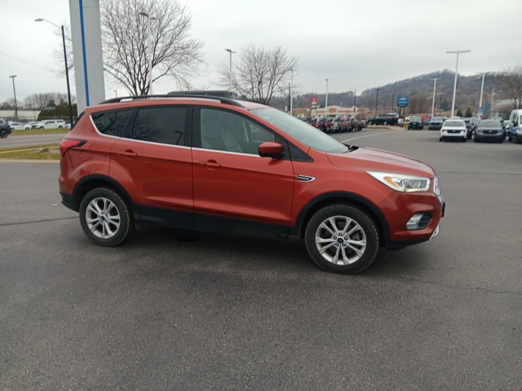 2019 Ford Escape SEL photo 3