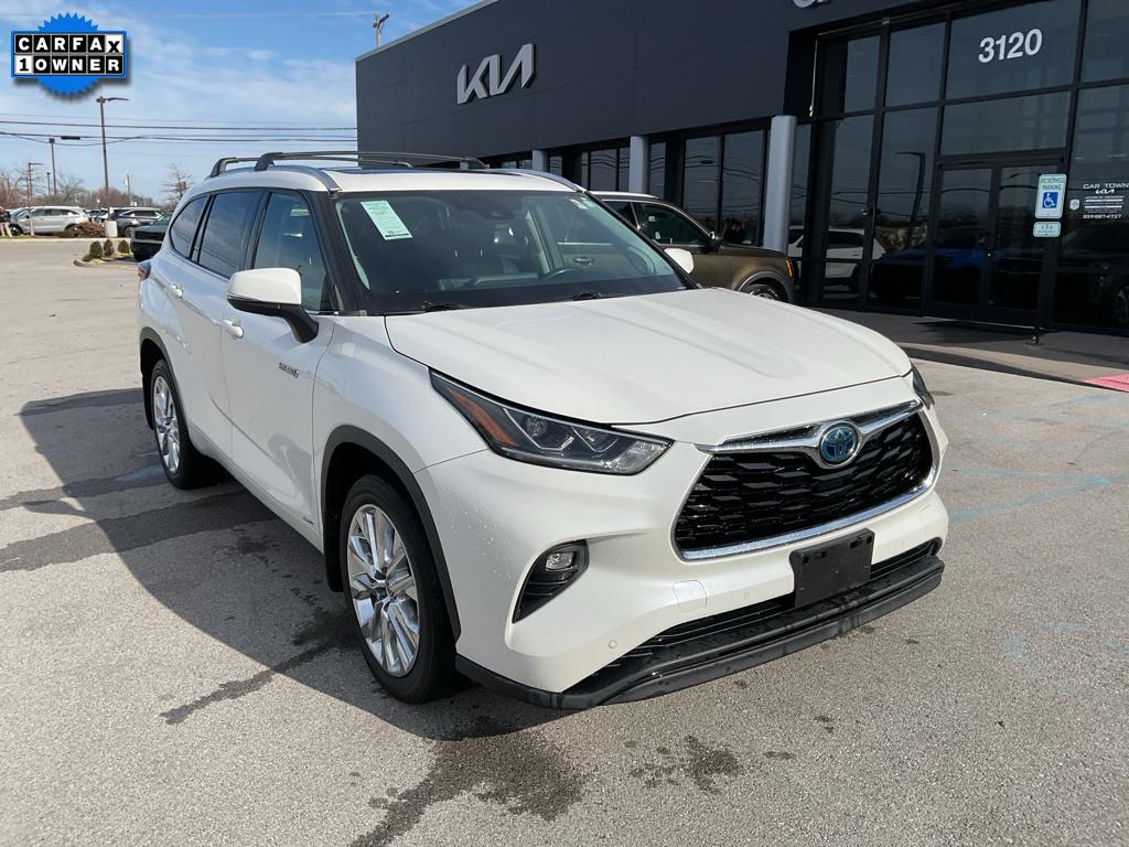 2020 Toyota Highlander Limited's photo