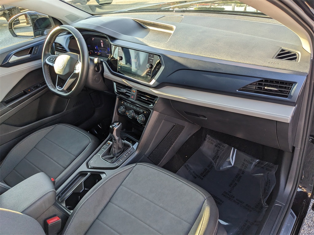 2024 Volkswagen Taos SE photo 13
