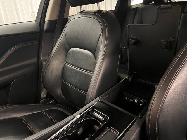 2020 Jaguar F-PACE Prestige photo 28