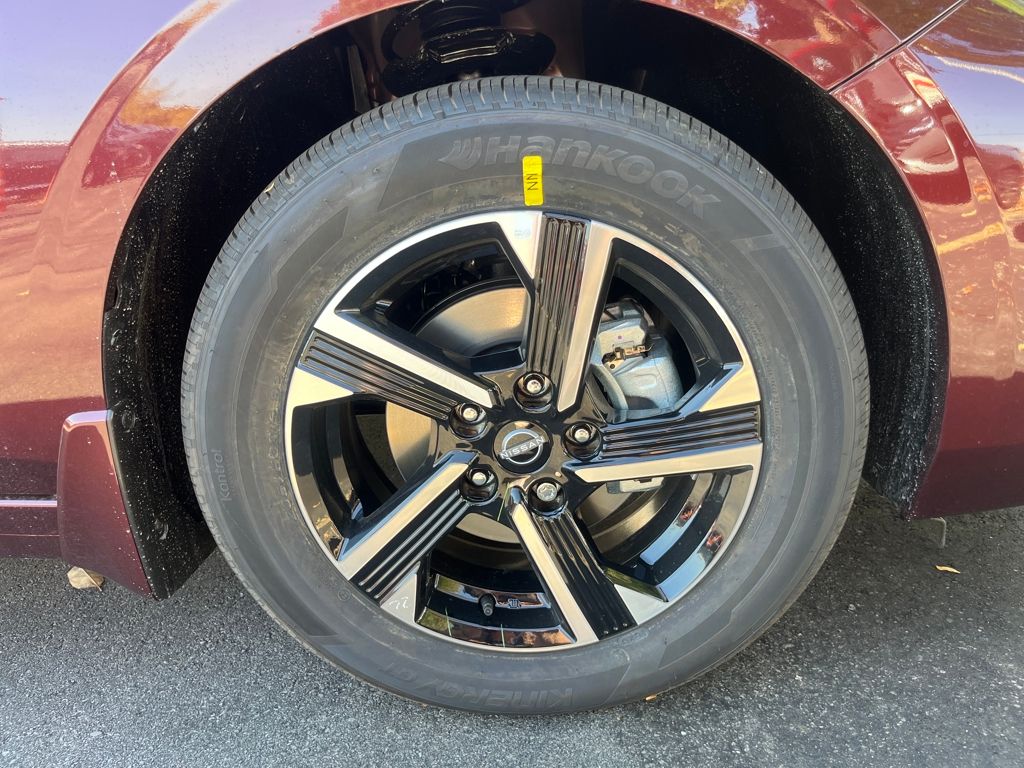 2025 Nissan Sentra SV photo 10
