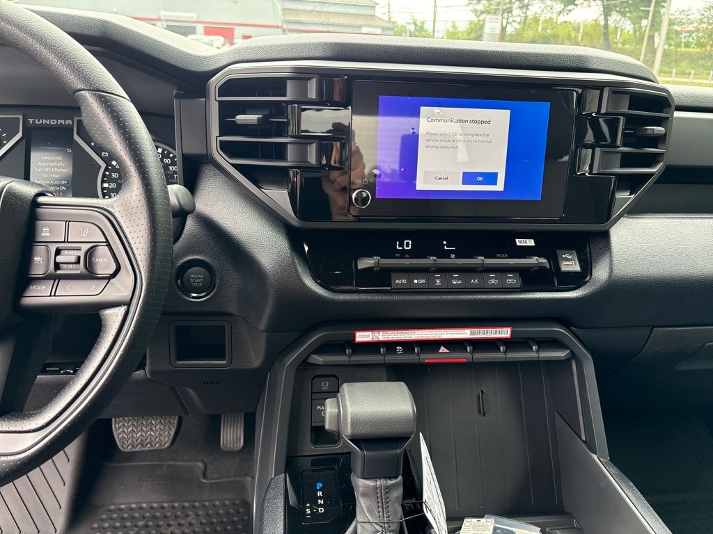 2025 Toyota Tundra SR CrewMax photo 17