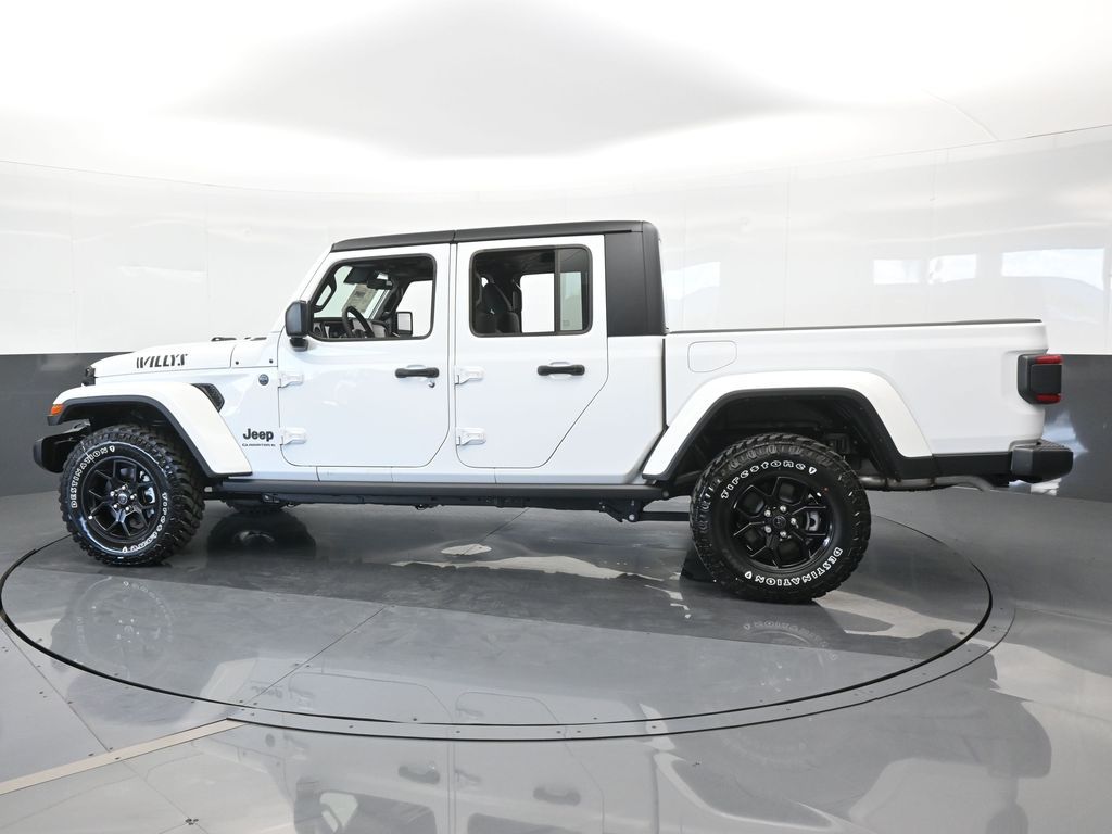 2024 Jeep Gladiator Willys photo 3