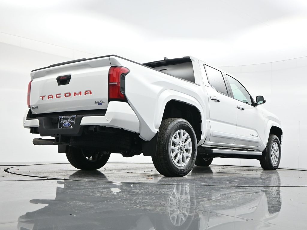 2024 Toyota Tacoma photo 48