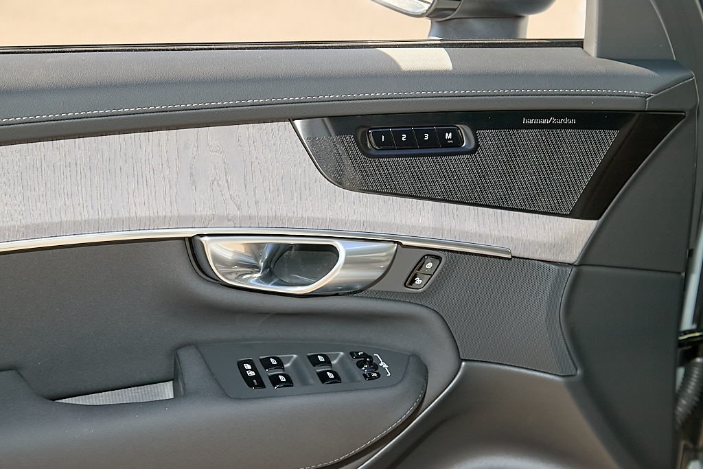 2026 VOLVO XC90 - Image 10
