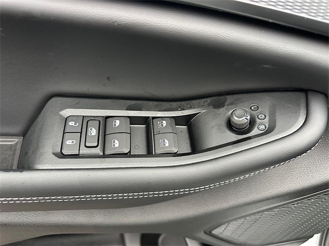 2025 Jeep Grand Cherokee Laredo Altitude photo 13