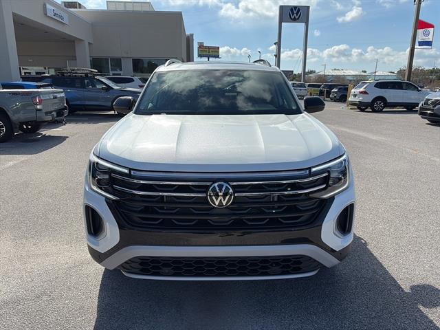 2026 Volkswagen Atlas Peak Edition SE photo 2